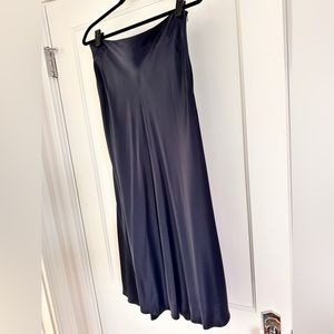 Zara Navy blue satin skirt, size small